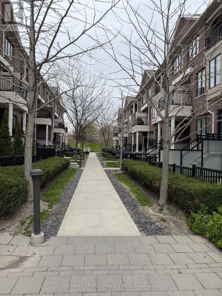 Property Photo:  30 Carnation Avenue 77  ON M8V 0B8 