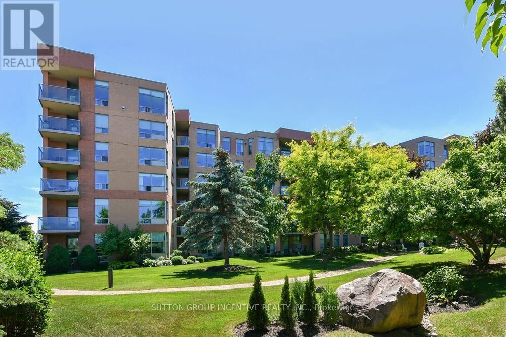 Property Photo:  4 Briar Hill Heights 502  ON L9R 1Z7 