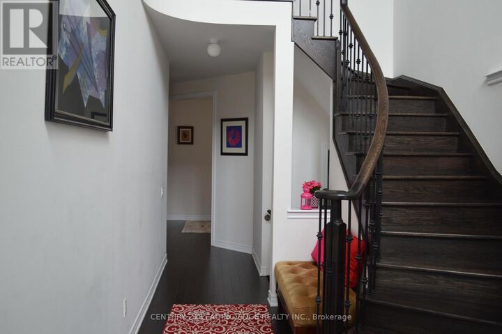 Property Photo:  23 Boland Court  ON L4G 0W6 