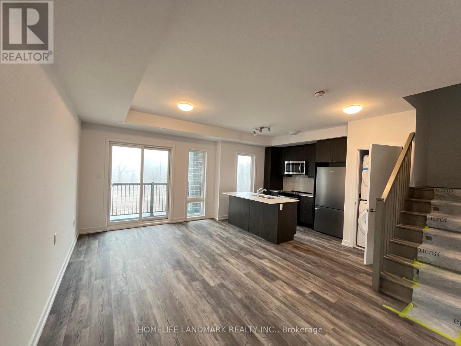 Property Photo:  3 Bancroft Lane 206  ON L4E 1M1 