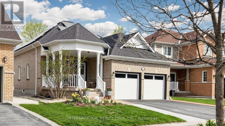 Property Photo:  14 Stuart Avenue  ON L4M 0A1 