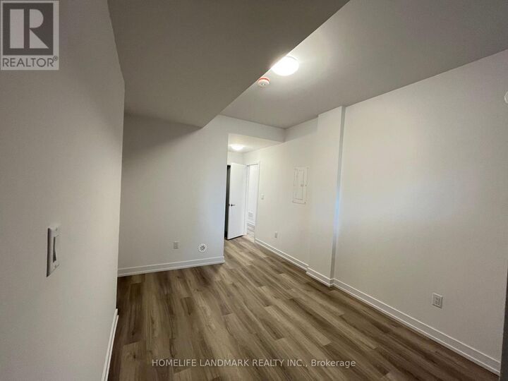 Property Photo:  3 Bancroft Lane 219  ON L4E 1M1 