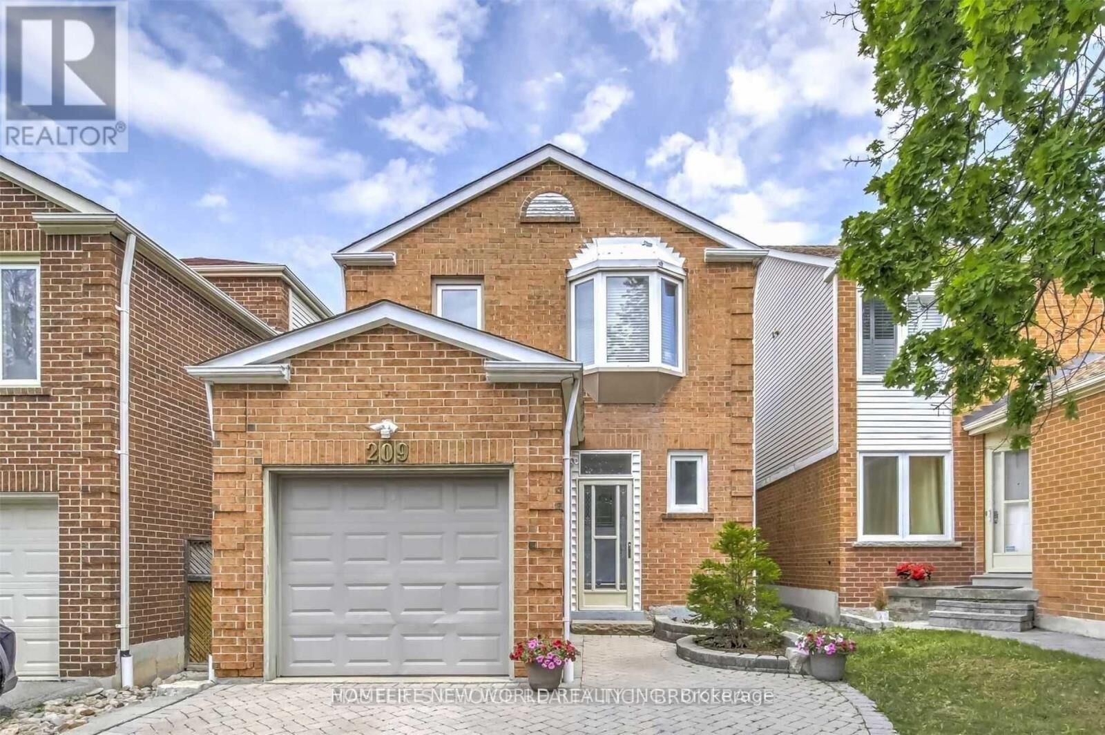 Property Photo:  209 Winding Lane  ON L4J 5J6 