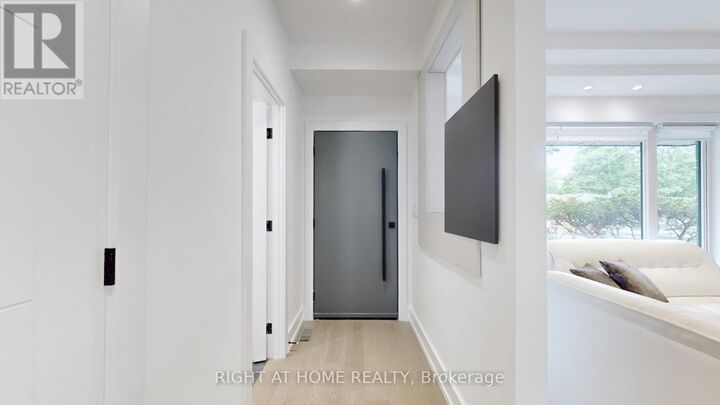 Property Photo:  136 Santa Barbara Road  ON M2N 2C5 