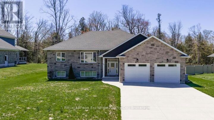 Property Photo:  14 Sunset Place  ON N2Z 2X3 