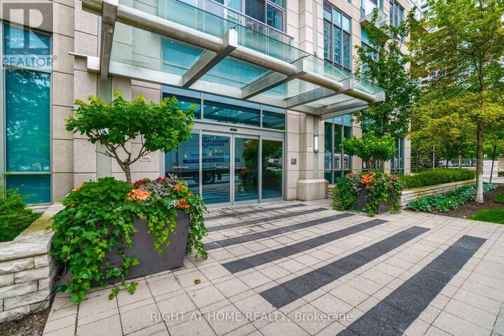 Property Photo:  15 Viking Lane 307  ON M9B 0A4 