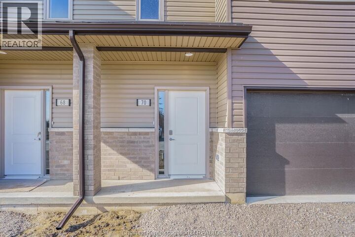 Property Photo:  66 Magnolia Lane  ON N7M 0W7 
