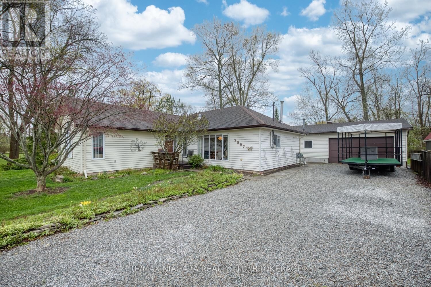 Property Photo:  2997 Poplar Avenue  ON L0S 1N0 