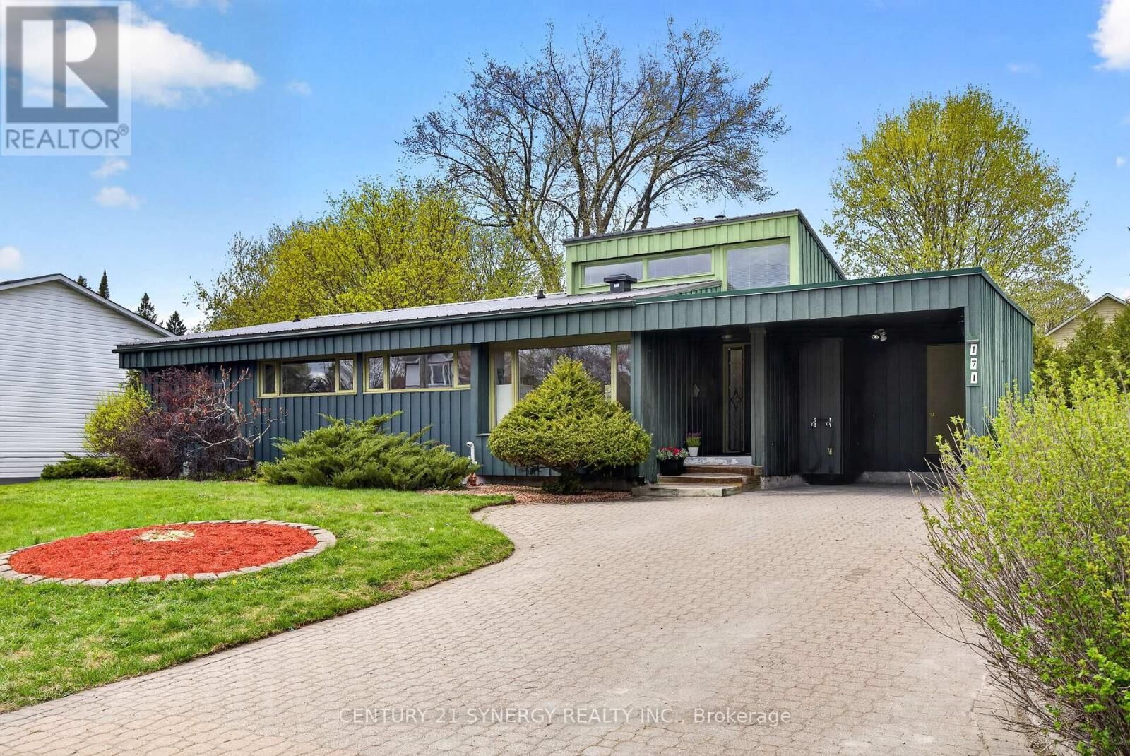 Property Photo:  171 Peter Street  ON K7C 1C7 