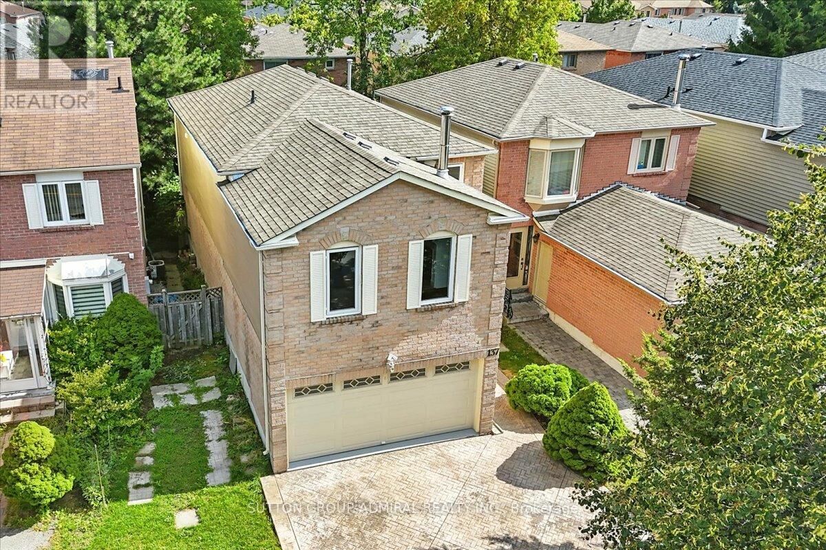 Property Photo:  137 Chelwood Drive  ON L4J 7C6 
