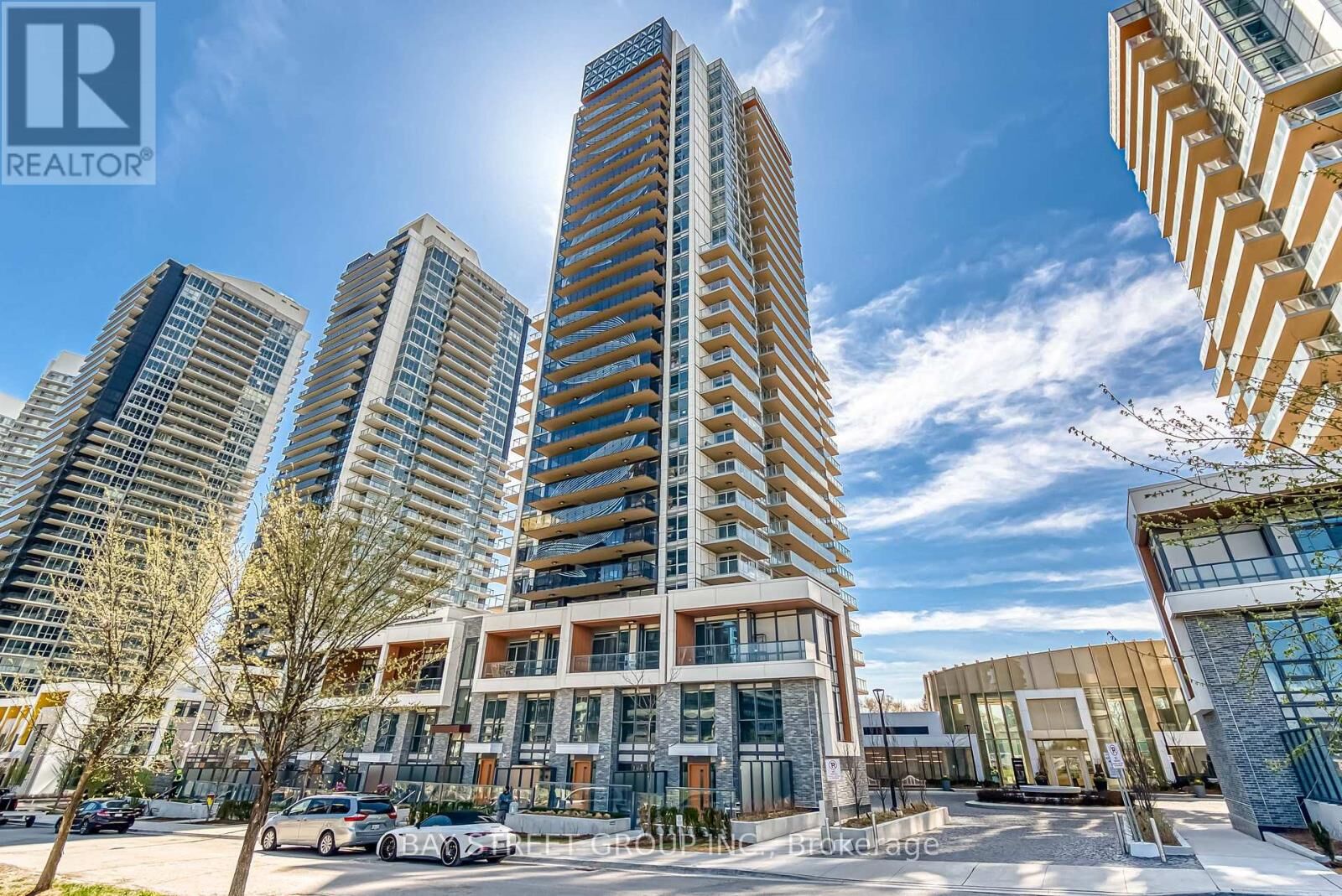 Property Photo:  27 McMahon Drive 602  ON M2K 0J2 