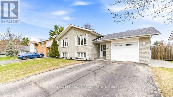 Property Photo:  61 Woodland Crescent  ON K8H 3L9 