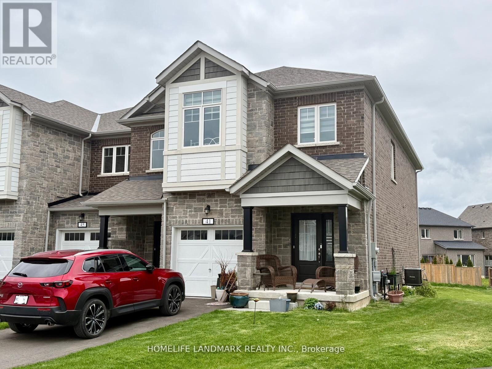 Property Photo:  41 Sapphire Way  ON L2V 0L4 