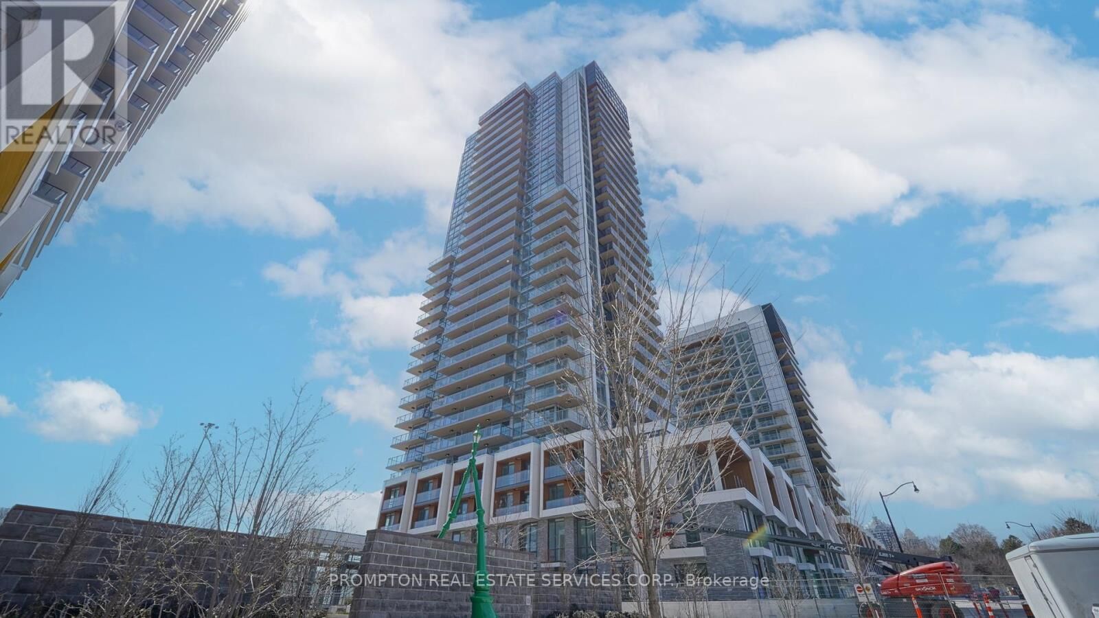 Property Photo:  25 McMahon Drive 1207  ON M2K 0J2 