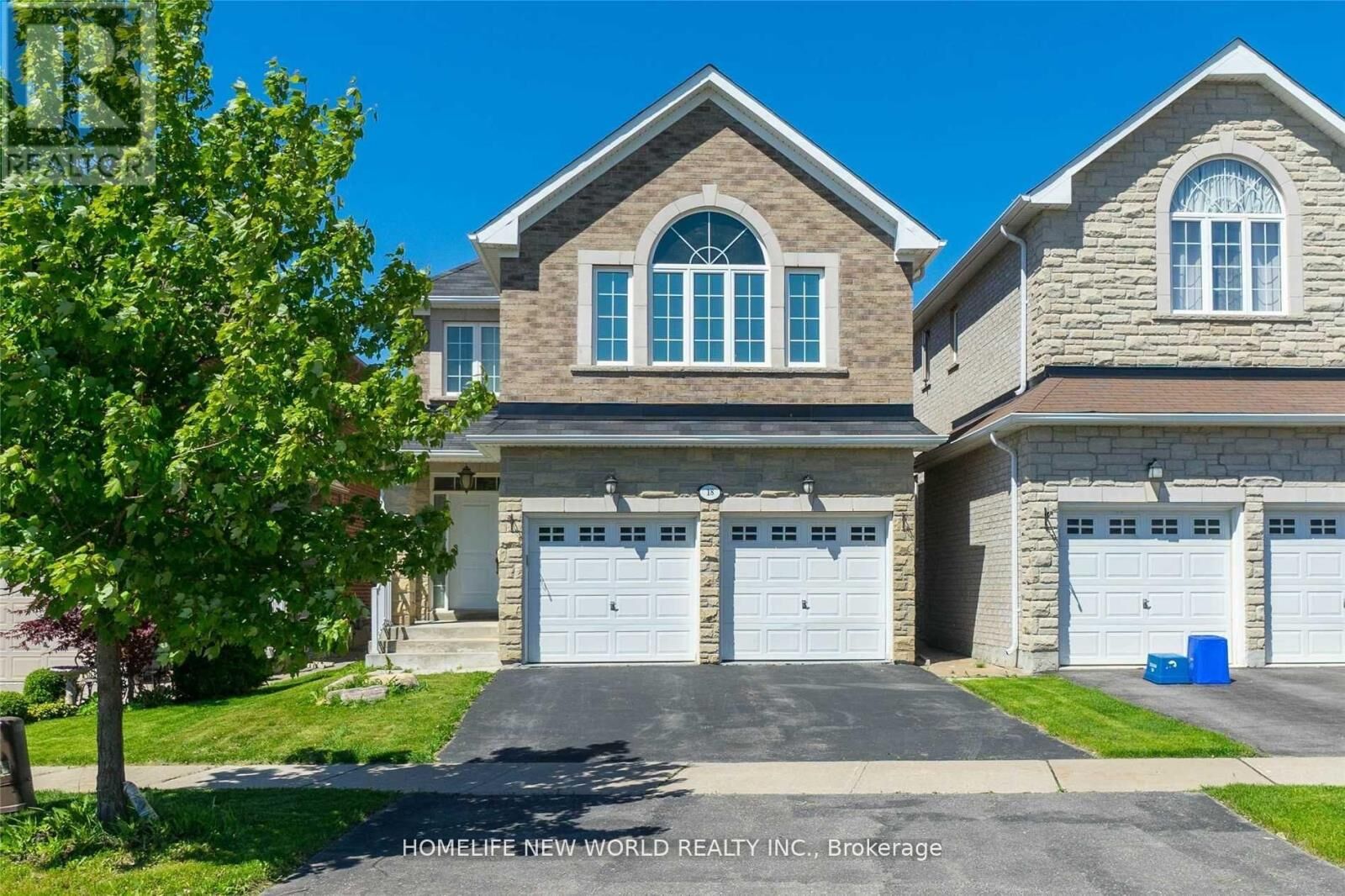Property Photo:  18 Danpatrick Drive  ON L4S 2S7 