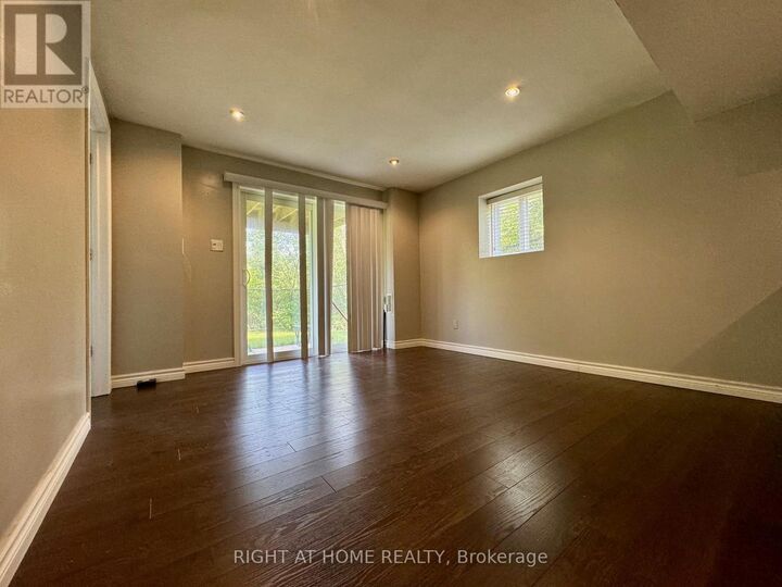Property Photo:  1045 Tock Close Bsmt  ON L9T 8G8 