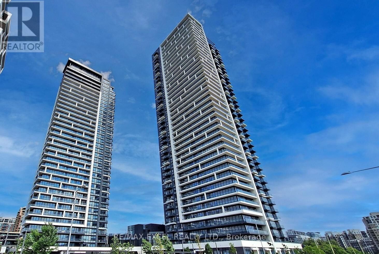 Property Photo:  8 Water Walk Drive 1005  ON L3R 6L4 