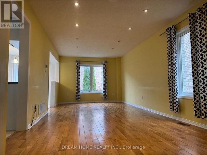 Property Photo:  222 Coleridge Drive  ON L3X 2T4 