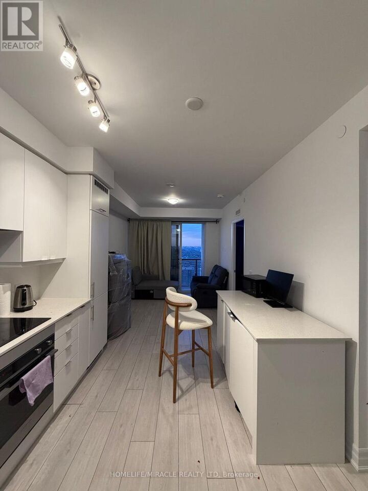 Property Photo:  30 Elm Drive 3203  ON L5B 0N6 