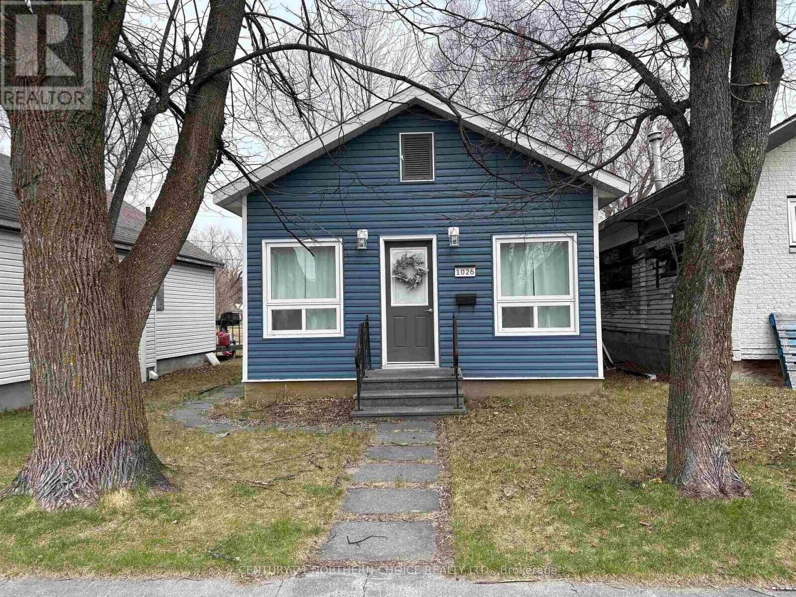 Property Photo:  1026 Third Street East  ON P9A 1S4 