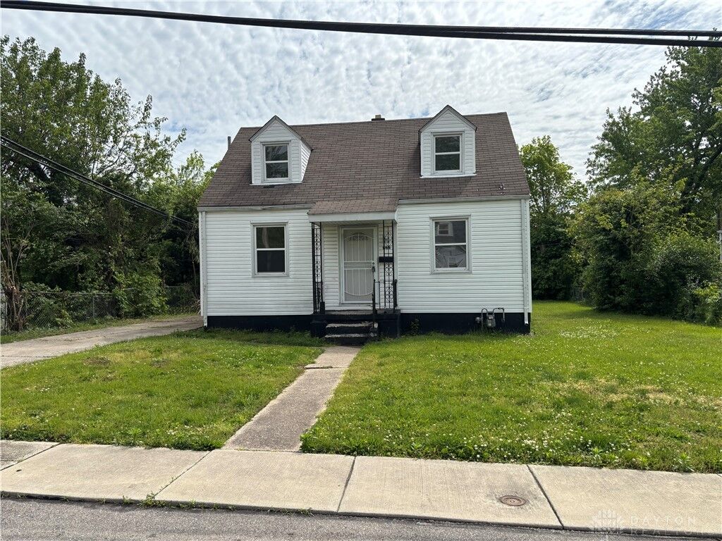 Property Photo:  1966 Peach Tree Avenue  OH 45406 