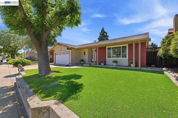 Property Photo:  35939 Ashton Pl  CA 94536 