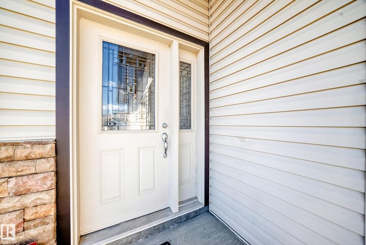 Property Photo:  1221 Cunningham Drive SW  AB T6W 6R2 