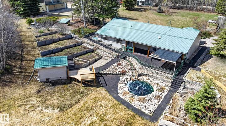 Property Photo:  121 55107 Rge Rd 33  AB T0E 1A0 