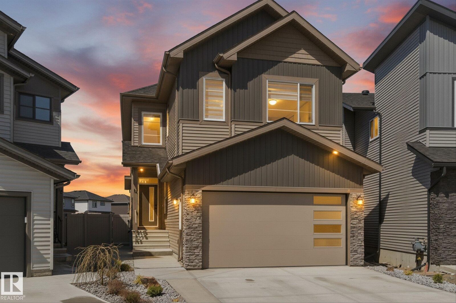 Property Photo:  14 Enns Crest  AB T8L 0Z4 