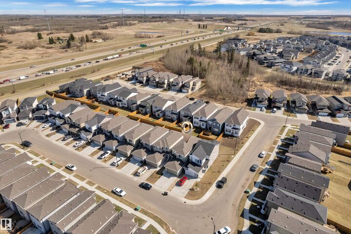 Property Photo:  319 36 Avenue NW  AB T6T 2P9 