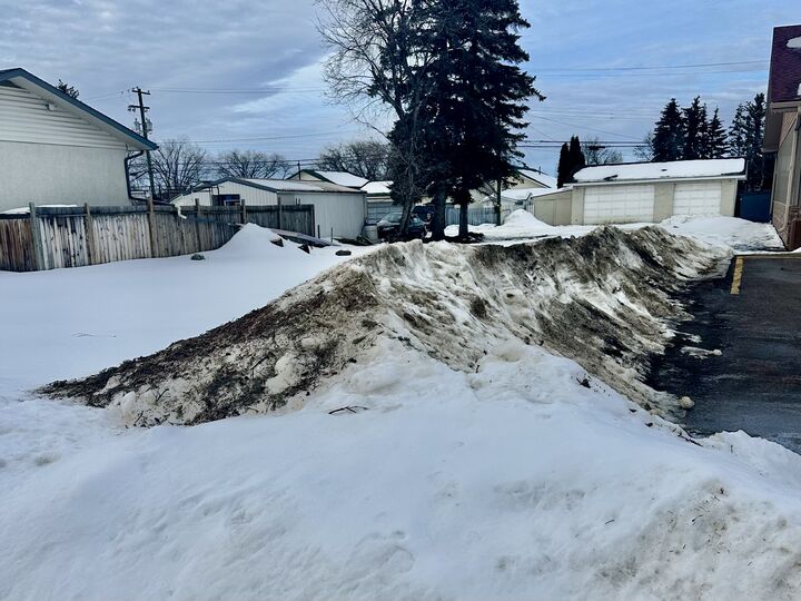Property Photo:  4705 50 Avenue  AB T9N 1A5 