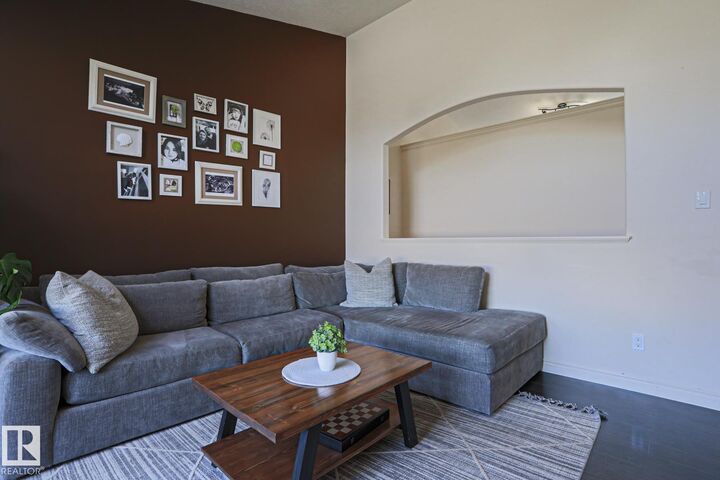 Property Photo:  737 Lakeside Drive  AB T7Z 2V7 