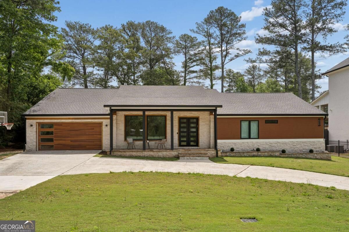 Property Photo:  4130 Lower Roswell Road  GA 30068 