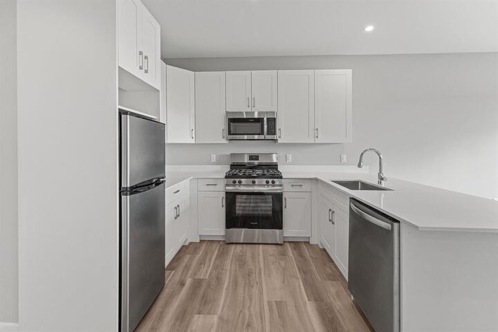 Property Photo:  475 Communipaw Ave 503  NJ 07304 