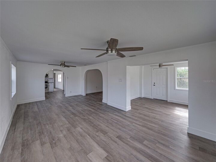 Property Photo:  602 E Laura Street  FL 33563 
