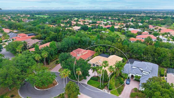 Property Photo:  7507 Abbey Glen  FL 34202 