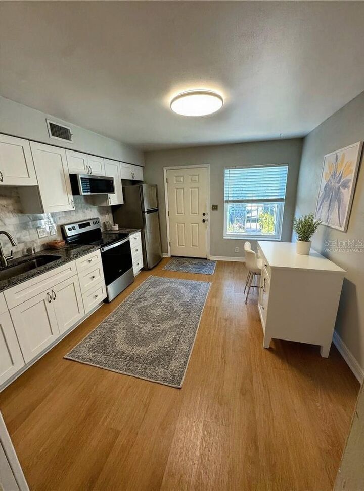 Property Photo: 4201 La Dega Court FL 33611