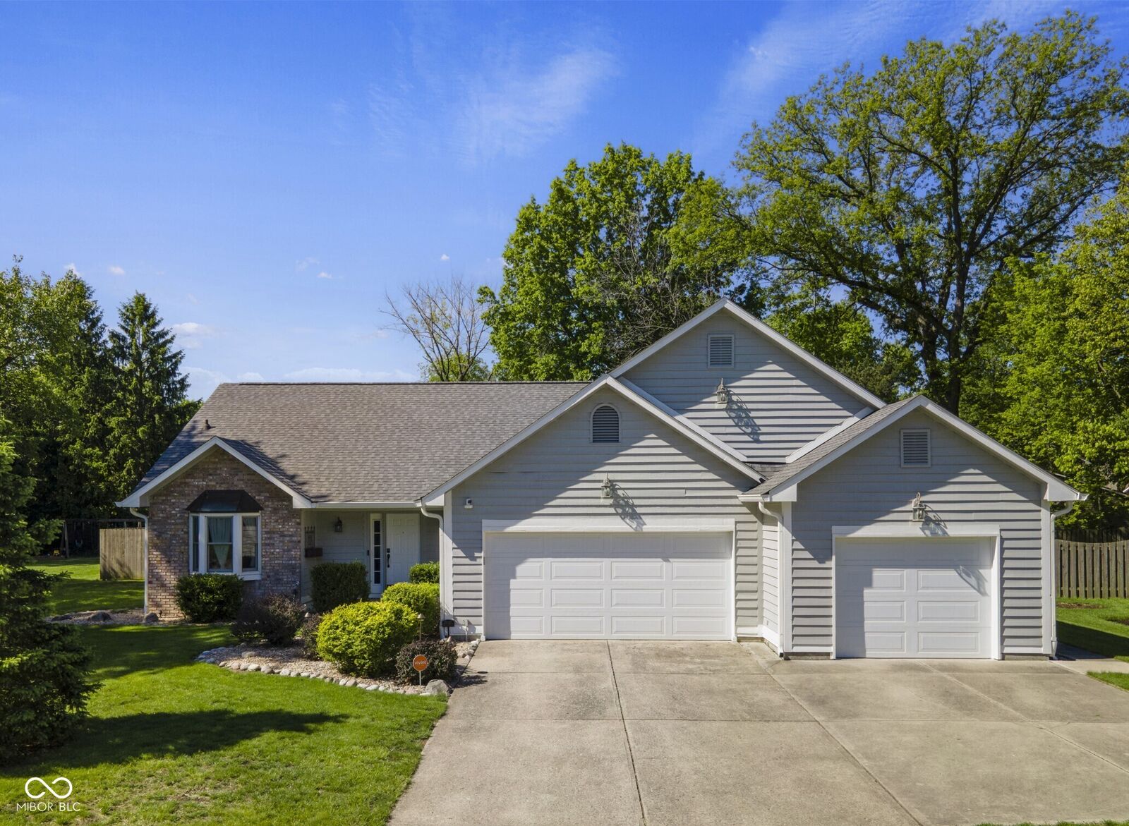 Property Photo:  1129 Wheatfield Court  IN 46032 