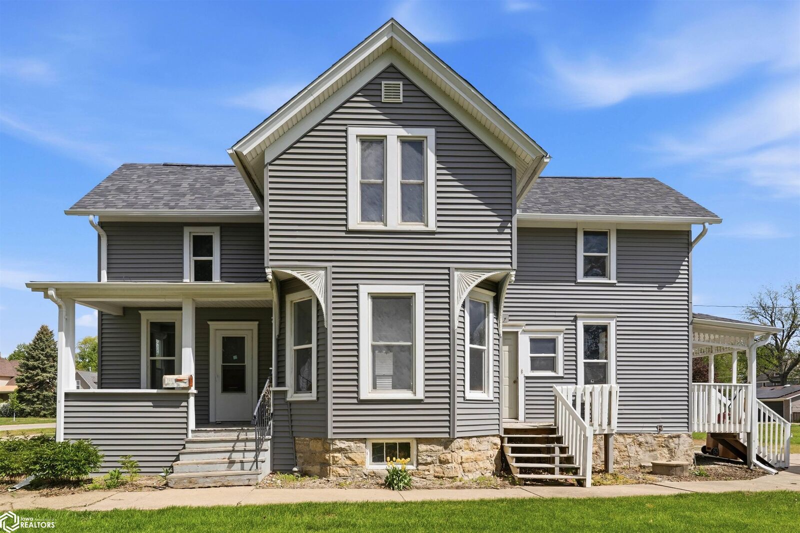 Property Photo:  1208 Main Street  IA 50112 