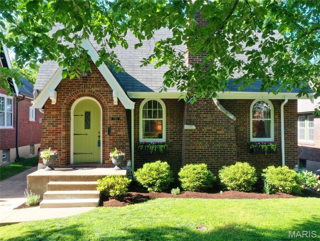 Property Photo:  7320 Goff Avenue  MO 63117 