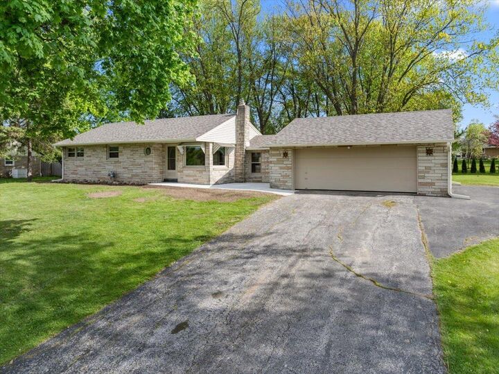 Property Photo:  N69w13409 Harding Dr  WI 53051 