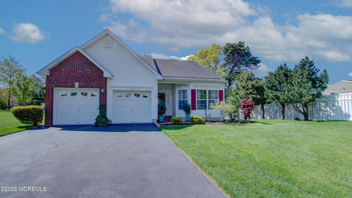 Property Photo:  14 Redbud Lane  NJ 07731 