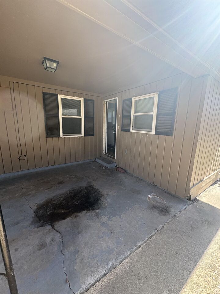 Property Photo:  1633 Puryear Dr  TN 38116 