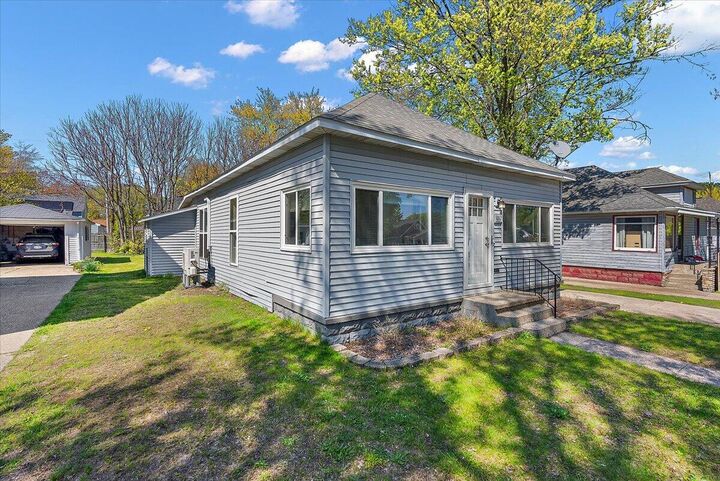 Property Photo:  1012 Ireland Avenue  MI 49441 