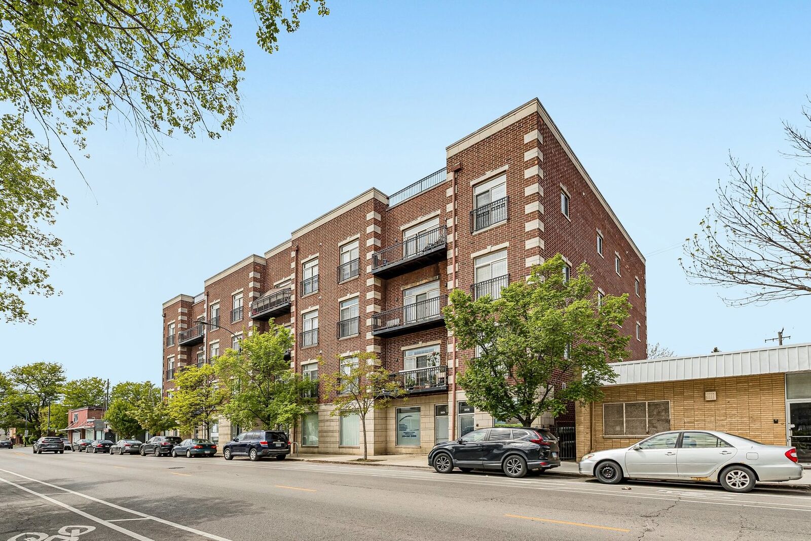 Property Photo:  5420 N Kedzie Avenue 2A  IL 60625 