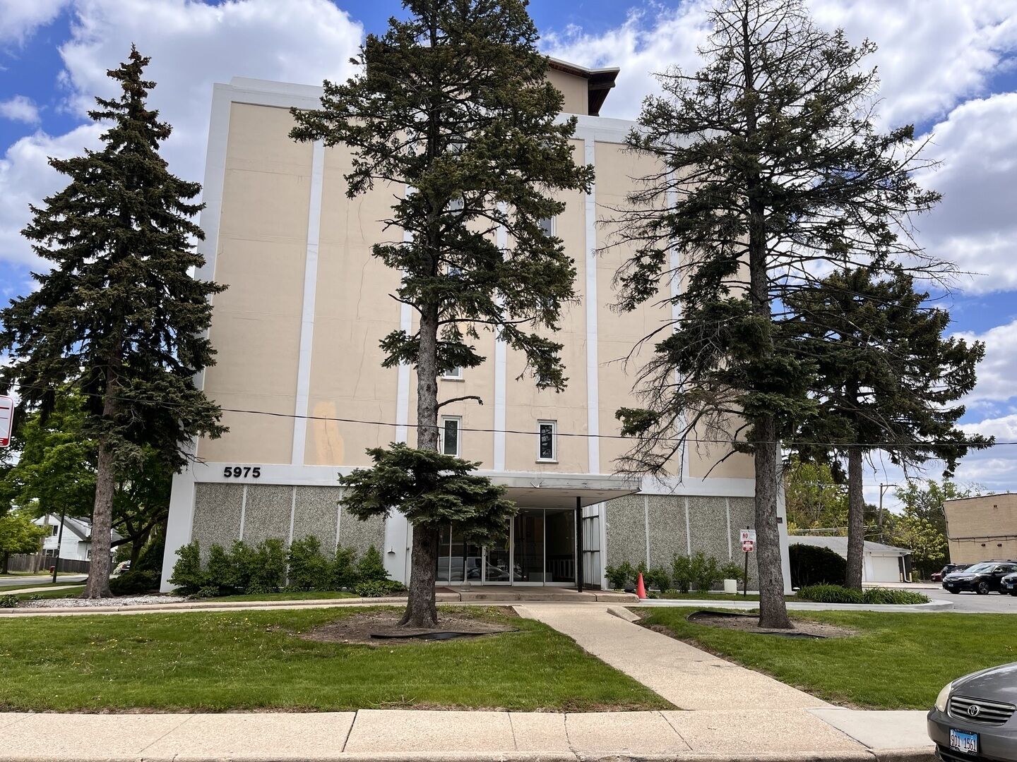 Property Photo:  5975 N Odell Avenue 2C  IL 60631 