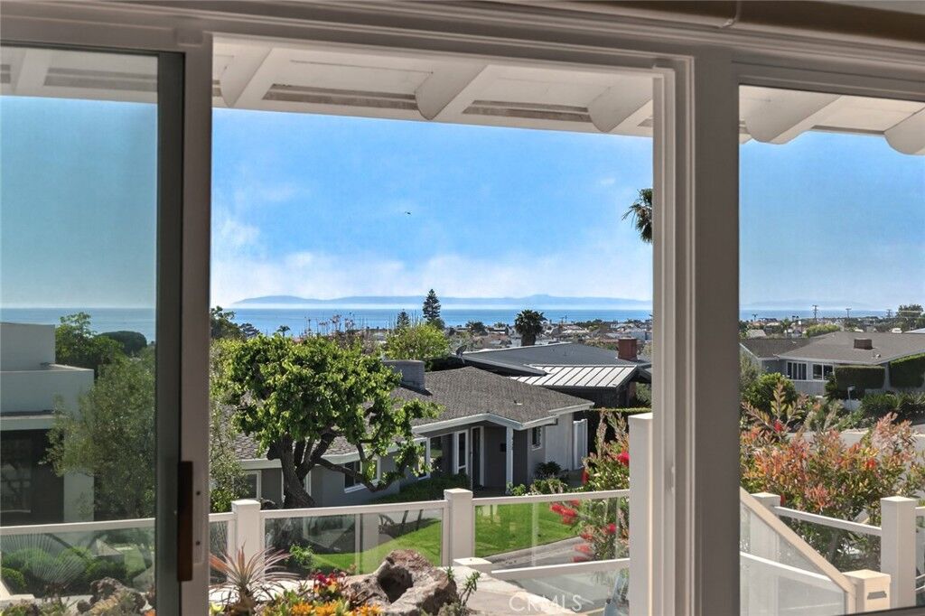 Property Photo:  428 Cabrillo  CA 92625 