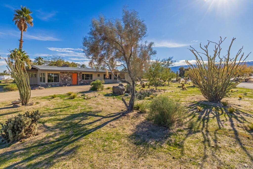 Property Photo:  305 Catarina Dr  CA 92004 
