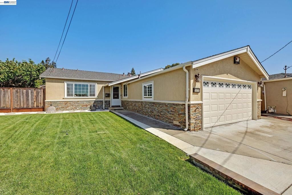 Property Photo:  577 Jonathan Way  CA 94587 