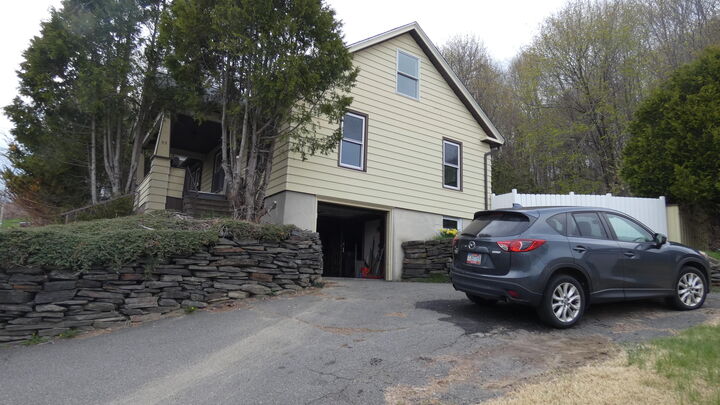 Property Photo:  